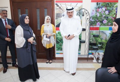 وكيل العمل يطلع على سير العمل في مشروع إنشاء النادي النهاري للمسنين في جدحفص