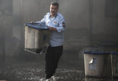 بعد الحريق المشبوه.. الصدر يحذر من حرب أهلية في العراق