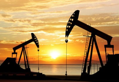 تراجع اسعار النفط متأثرة بزيادة المعروض الامريكي