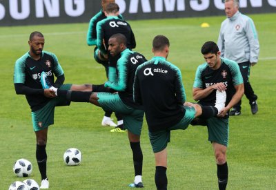لاعب البرتغال يفاجئ الجماهير: هدفنا عبور الدور الأول