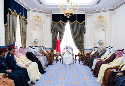 رئيس الوزراء يشدد على ضرورة تفعيل التواصل البناء بين مختلف مكونات المجتمع