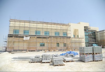 الخياط يتفقد مراحل الإنجاز في مشروع غسيل الكلى بمنطقة الحنينية