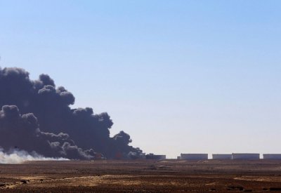 ليبيا.. إصابة صهريج نفط برأس لانوف مع تجدد القتال