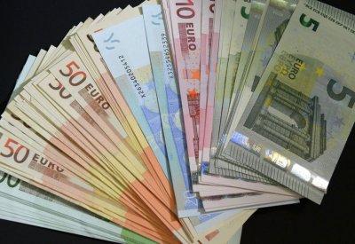 اليورو يهبط مع عزم البنك المركزي إبقاء الفائدة منخفضة في 2019