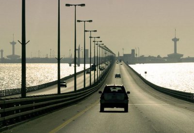 الطقس في مملكة البحرين : حار خلال النهار	