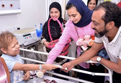 مركز الحورة والقضيبية وفريق قادة المستقبل يحتفلون بالعيد مع الأطفال المرضى‬