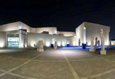 محاضرة حول تلال مدافن عالي الملكية  مساء الجمعة