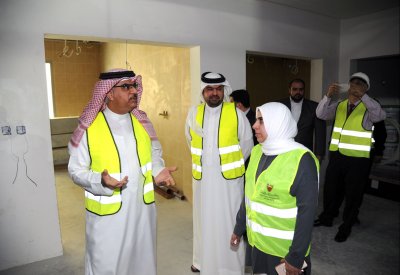 الخياط يتفقد مراحل الإنجاز في مشروع غسيل الكلى بمنطقة الحنينية