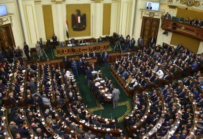 البرلمان المصري يقر تمديد "الطوارئ"