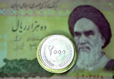 الدولار بـ87 ألف ريال..عملة إيران لأدنى مستوى بـ40 عام
