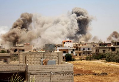 سوريا.. مقتل 46 في ضربات جوية للنظام على درعا