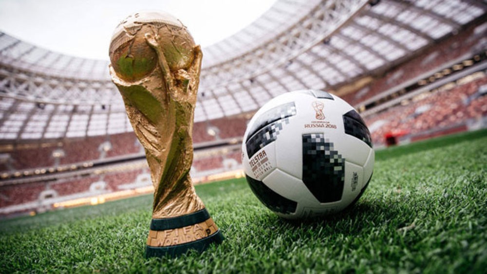 كرة مباراة الأخضر وروسيا تعود إلى الأرض بعد رحلة فضائية