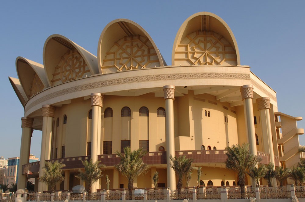 مركز عيسى الثقافي ينعى رحيل مؤسسه ورئيسه سمو الشيخ عبدالله بن خالد