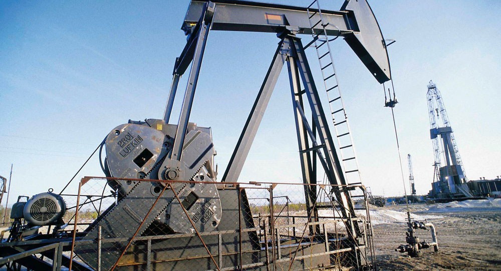 العراق يوقع 3 عقود جديدة لتطوير وتأهيل حقول نفطية