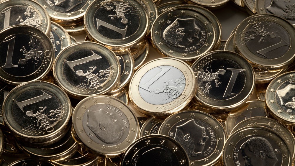اليورو يرتفع لأعلى مستوى في 10 أيام بعد تصريحات المركزي