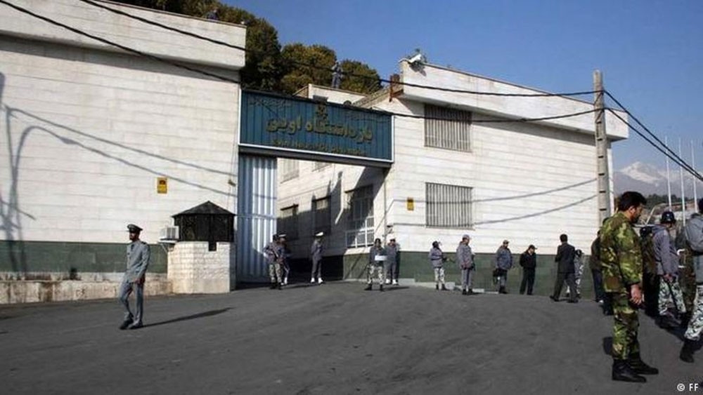إيران.. إضراب الصوفيين في سجن إيفين