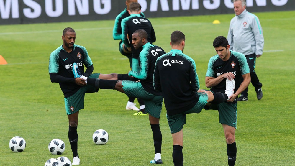 لاعب البرتغال يفاجئ الجماهير: هدفنا عبور الدور الأول