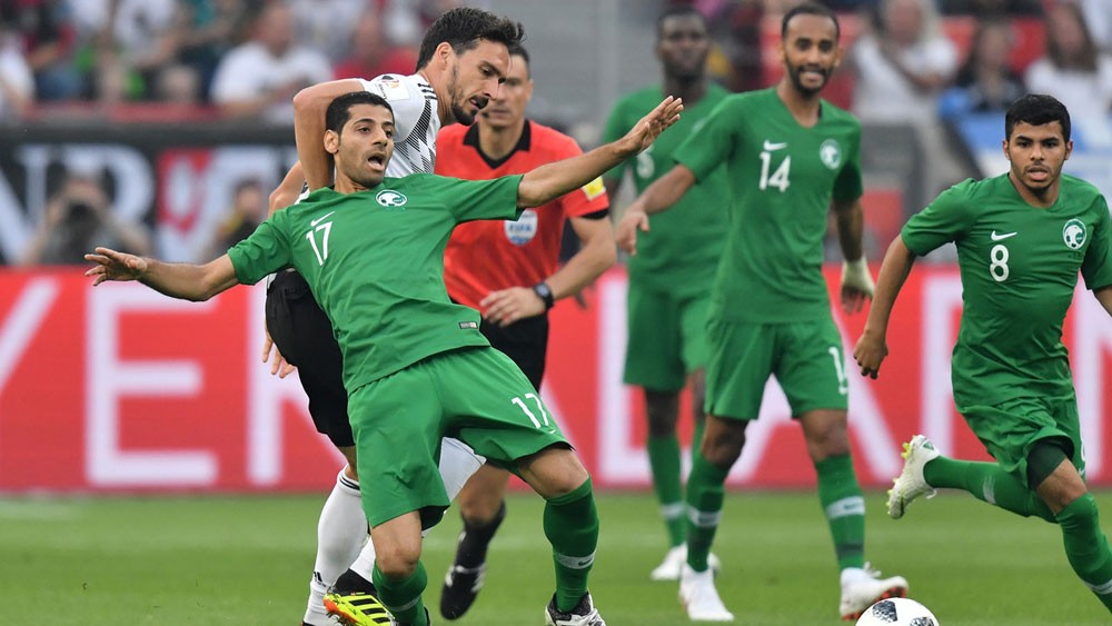الأخضر يسعى لتسجيل رقم تاريخي في مباراة الافتتاح