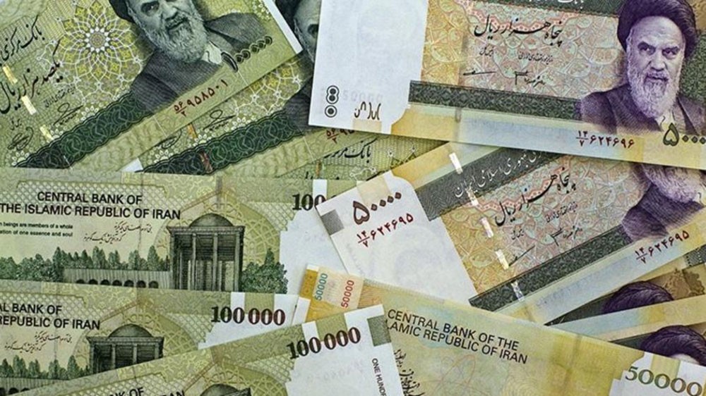 فقط في إيران.. صعود البورصة ينذر بأزمة اقتصادية
