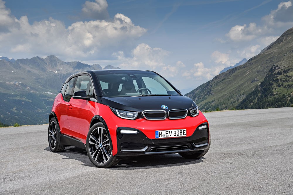 BMW تسلّم أكثر من مليون سيارة في الأشهر الخمسة الأولى من 2018