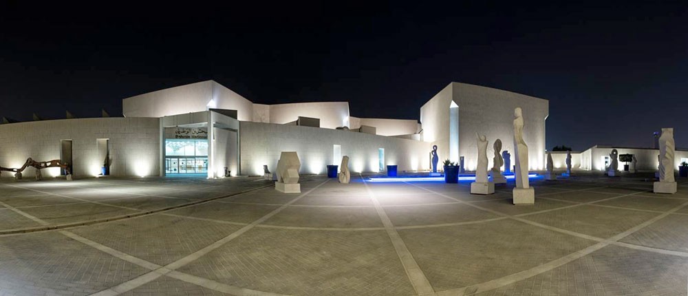 محاضرة حول تلال مدافن عالي الملكية  مساء الجمعة