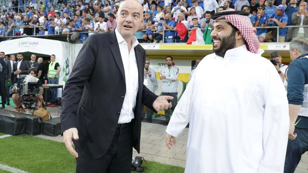 آل الشيخ: باقٍ في منصبي.. ومعرفة بلاتيني لا تشرفني