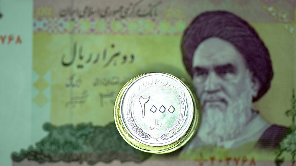الدولار بـ87 ألف ريال..عملة إيران لأدنى مستوى بـ40 عام