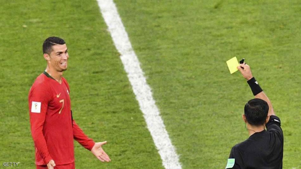 المدرب البرتغالي يتحدى مواطنيه : رونالدو يستحق الطرد