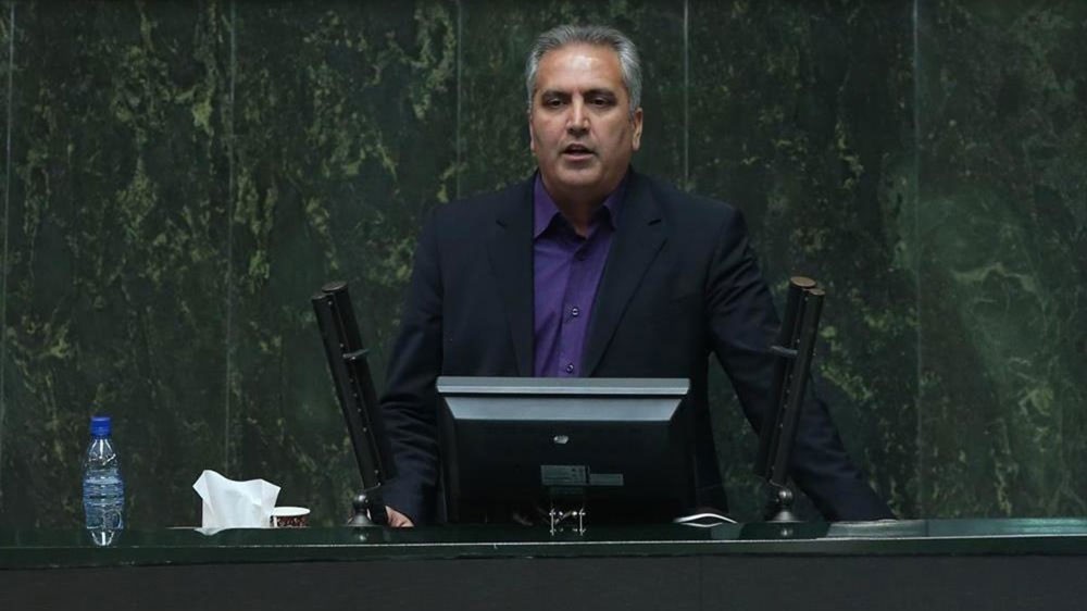 نائب إيراني: بوتين والأسد يضحيان بنا بكل وقاحة