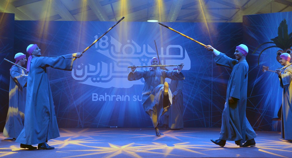 عروض  "فرقة رضا"  تعزز نجاح مهرجان صيف البحرين
