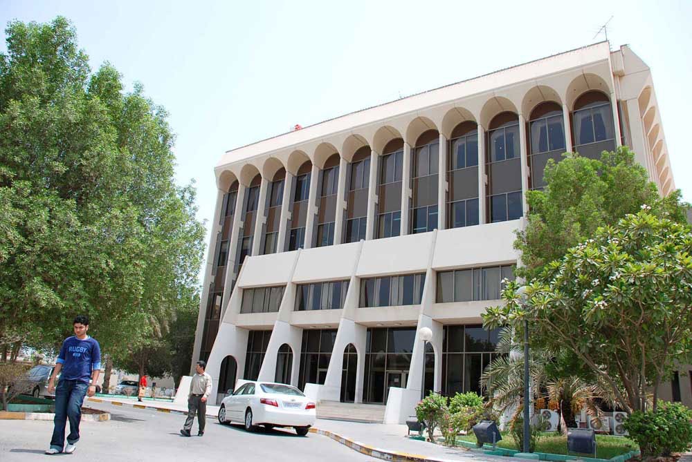 بدء سريان قرار حظر العمل وقت الظهيرة اعتباراً من غد الأحد