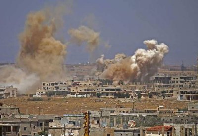 مقتل 60 مدنيا في غارات على درعا السورية