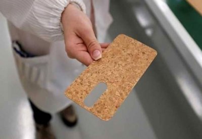 هاتف ذكي جديد مصنوع من "مادة غريبة"