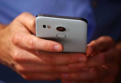 تقرير: عدد "مهول" من تطبيقات الهواتف "تخترق الخصوصية"