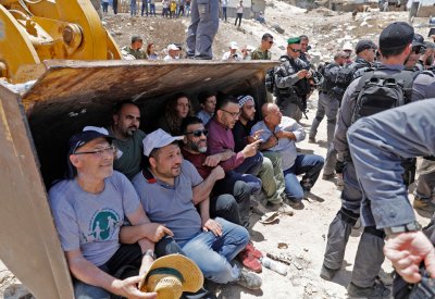 قرار قضائي إسرائيلي بوقف هدم قرية فلسطينية مؤقتاً