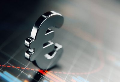 اليورو يصعد مع تكبد الدولار خسائر واسعة النطاق