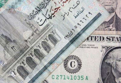 توقعات بهروب ودائع المصريين بالخارج إلى بنوك الخليج
