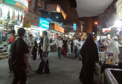 غرفة التجارة تقوم بجولة تفقدية إلى الأسواق التجارية
