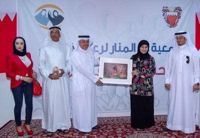 الأمين العام لمؤسسة جائزة الاميرة صيته آل سعود يزور دارالمنار لرعاية الوالدين