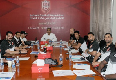 اجتماع دوري مع الأجهزة الفنية لمنتخبات الفئات العمرية باتحاد الكرة