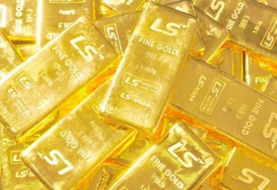 الذهب في أدنى مستوياته خلال عام