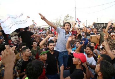 قتيل بتظاهرات جنوب العراق.. و"مكافحة الشغب" تتدخل في بغداد