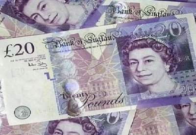الإسترليني لأدنى مستوى بـ 10 أشهر أمام الدولار.. لماذا؟