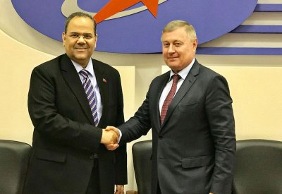 نائب رئيس هيئة الفضاء الروسية الدولية يجتمع مع سفير مملكة البحرين لدى روسيا الاتحادية