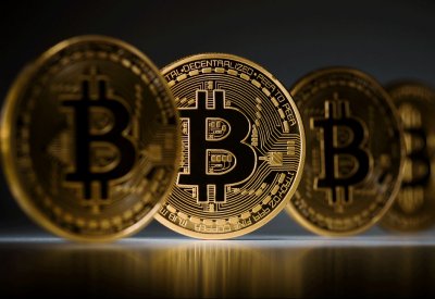 "بيتكوين".. 8000 دولار لأول مرة منذ مايو