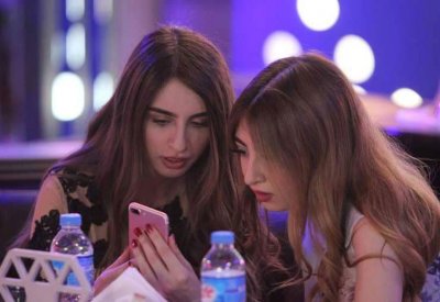 بالصور.. مطعم "للنساء فقط" لا ينجو من مضايقات الرجال
