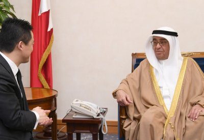 محمد بن مبارك يستقبل الرئيس الإقليمي لشركة هواوي الصينية