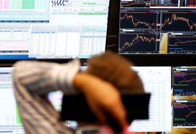 انفراج الأزمة التجارية يرفع أسهم أوروبا بقيادة السيارات