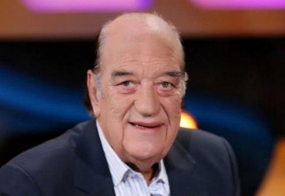 «القاهرة السينمائي» يكرم حسن حسنى ويمنحه جائزة «فاتن حمامة» التقديرية