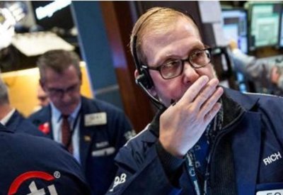 خسائر التكنولوجيا تهبط بالأسهم الأمريكية